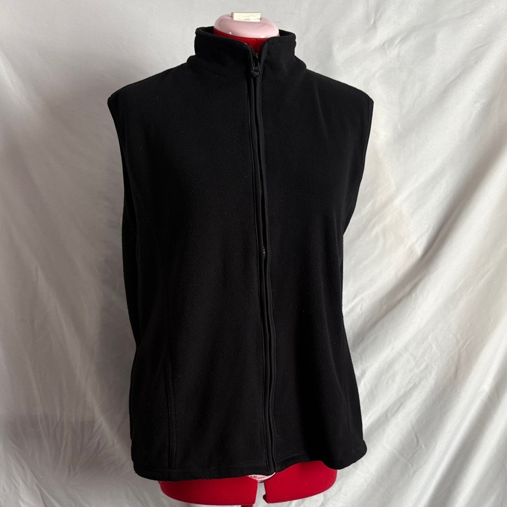 Elegant Black Sleeveless Vest for Women XL100